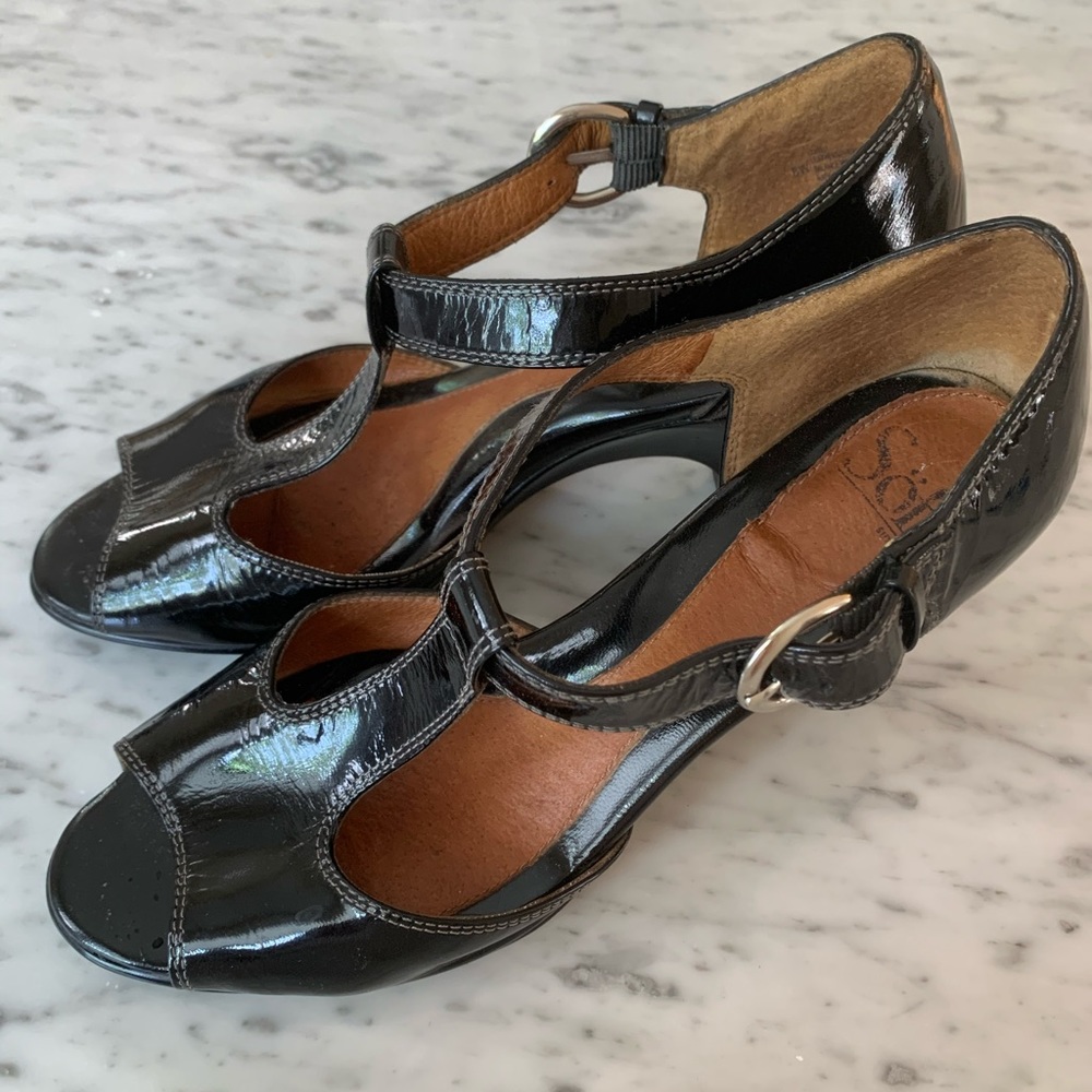 Black leather sandals